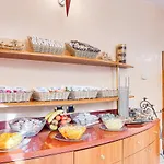 Maria 3*