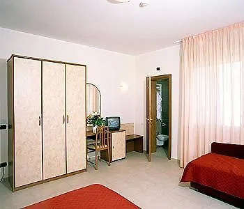 Maria 3* تْشيزيناتيكو